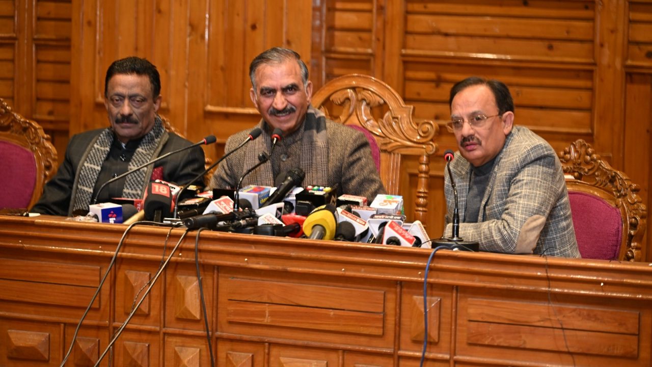 himachal news BJP leaders in dilemma, failed to clarify stand on RDG: Chief Minister