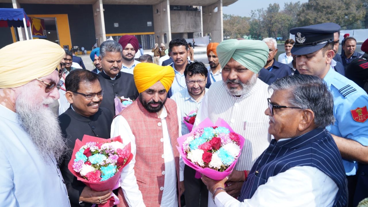 Speaker Punjab Vidhan Sabha and Chief Minister extend warm welcome to the Governor of Punjab at Vidhan Sabha punjab news