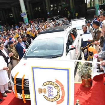 shimla news CM launches prepaid taxi service for 26 locations from ISBT Tutikandi